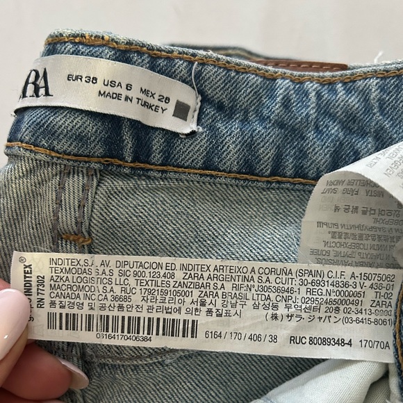 ✨NWOT | Zara | High Rise Slim Flare Split Hem Medium wash Jeans - Picture 13 of 13